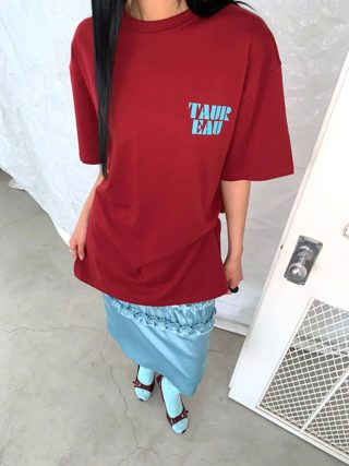 红色