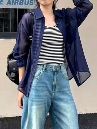 深蓝色