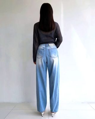 浅蓝色