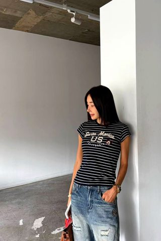 黑色