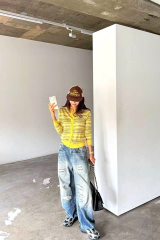 黄色
