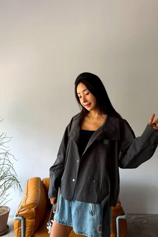 灰色