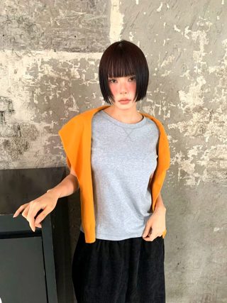 灰色