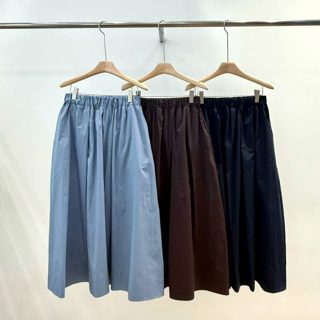 深蓝色