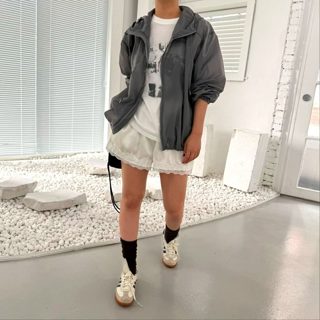 白色
