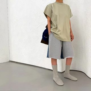 浅绿色