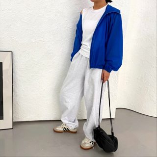 蓝色