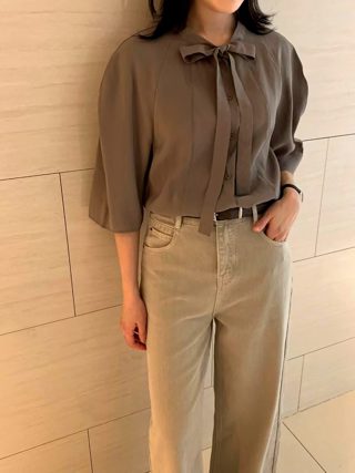 灰色