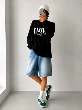 黑色