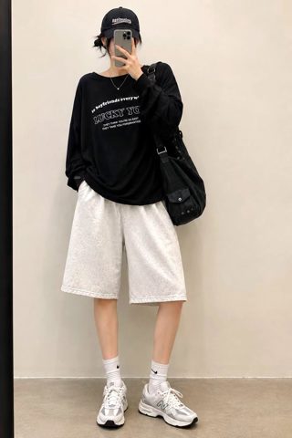 黑色