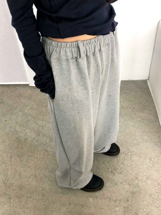 灰色