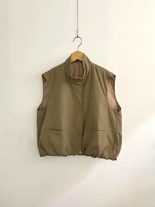 卡其色