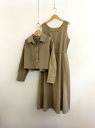 卡其色