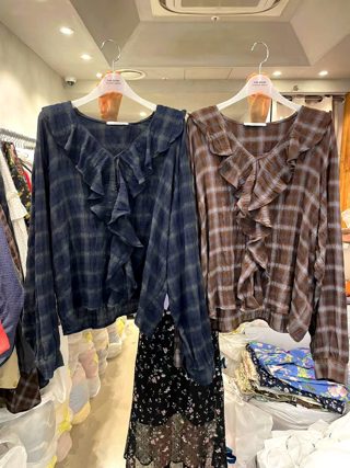 深蓝色