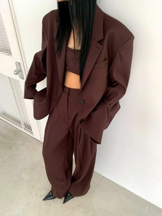深棕色