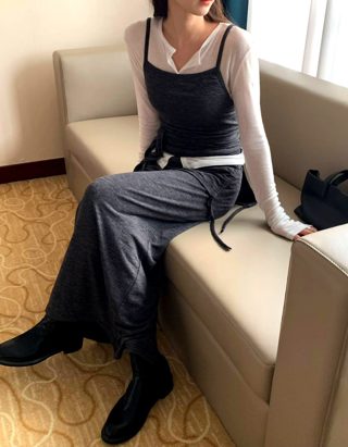 灰色