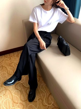 黑色