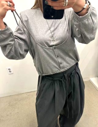 灰色