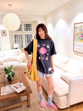 黑色