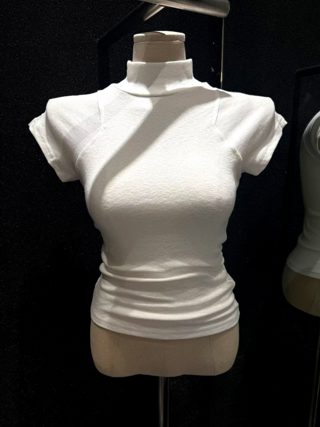 白色