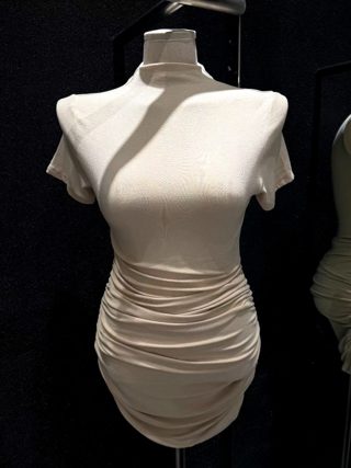 米色
