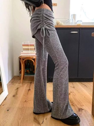 灰色