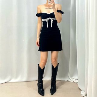 黑色