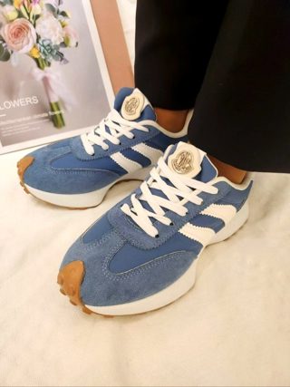 蓝色
