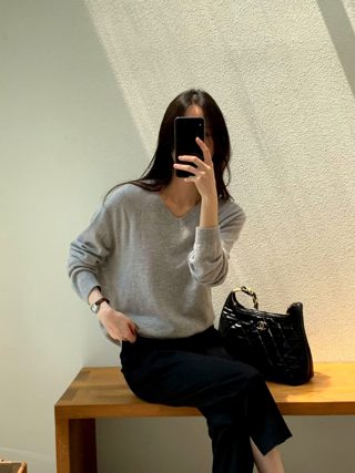 灰色