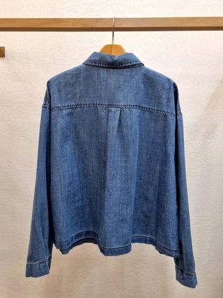 蓝色