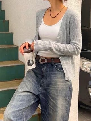 灰色