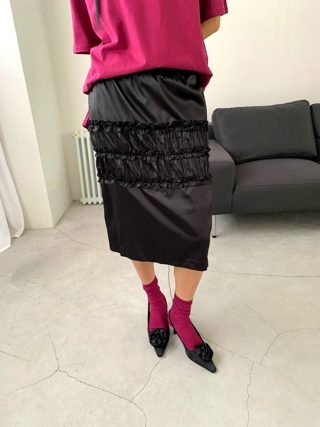 黑色