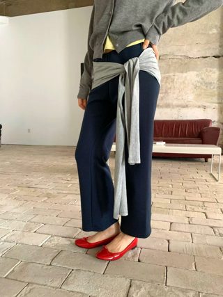 深蓝色