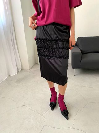 黑色