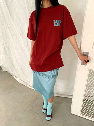 红色