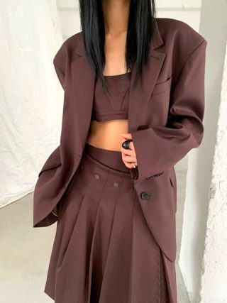 深棕色