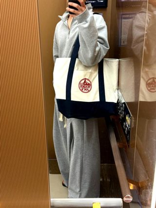 灰色