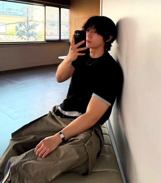 黑色
