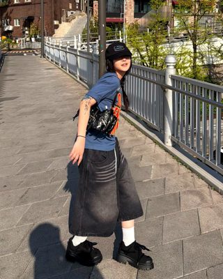黑色