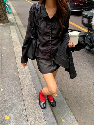 黑色