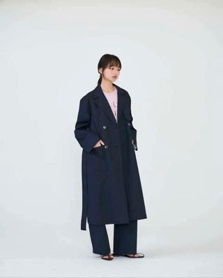 深蓝色