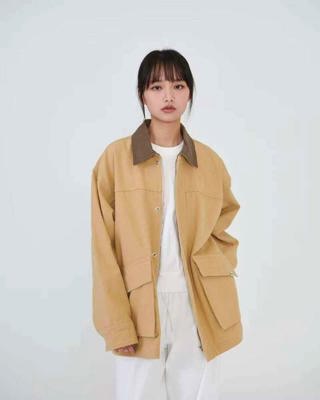卡其色