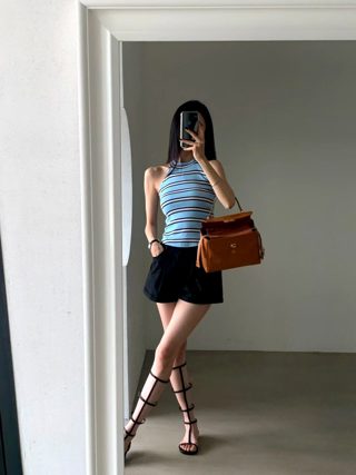 黑色