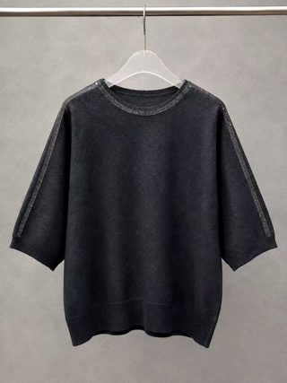 黑色