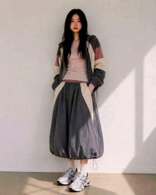灰色