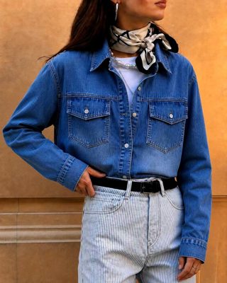 蓝色