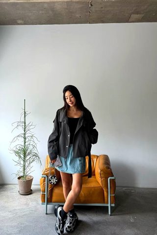 黑色