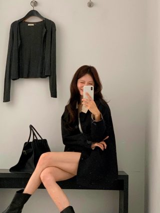 黑色