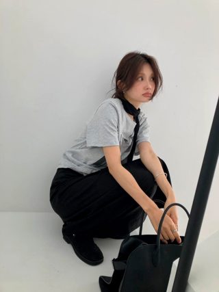灰色