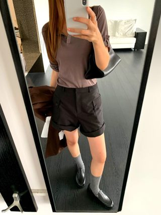 黑色